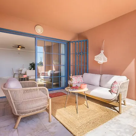 Coral Apartment *